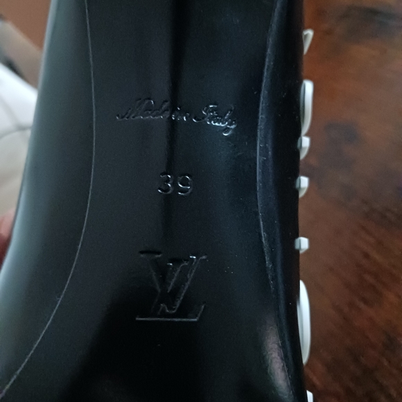 Louis Vuitton Call Back Pumps - Picture 6 of 12